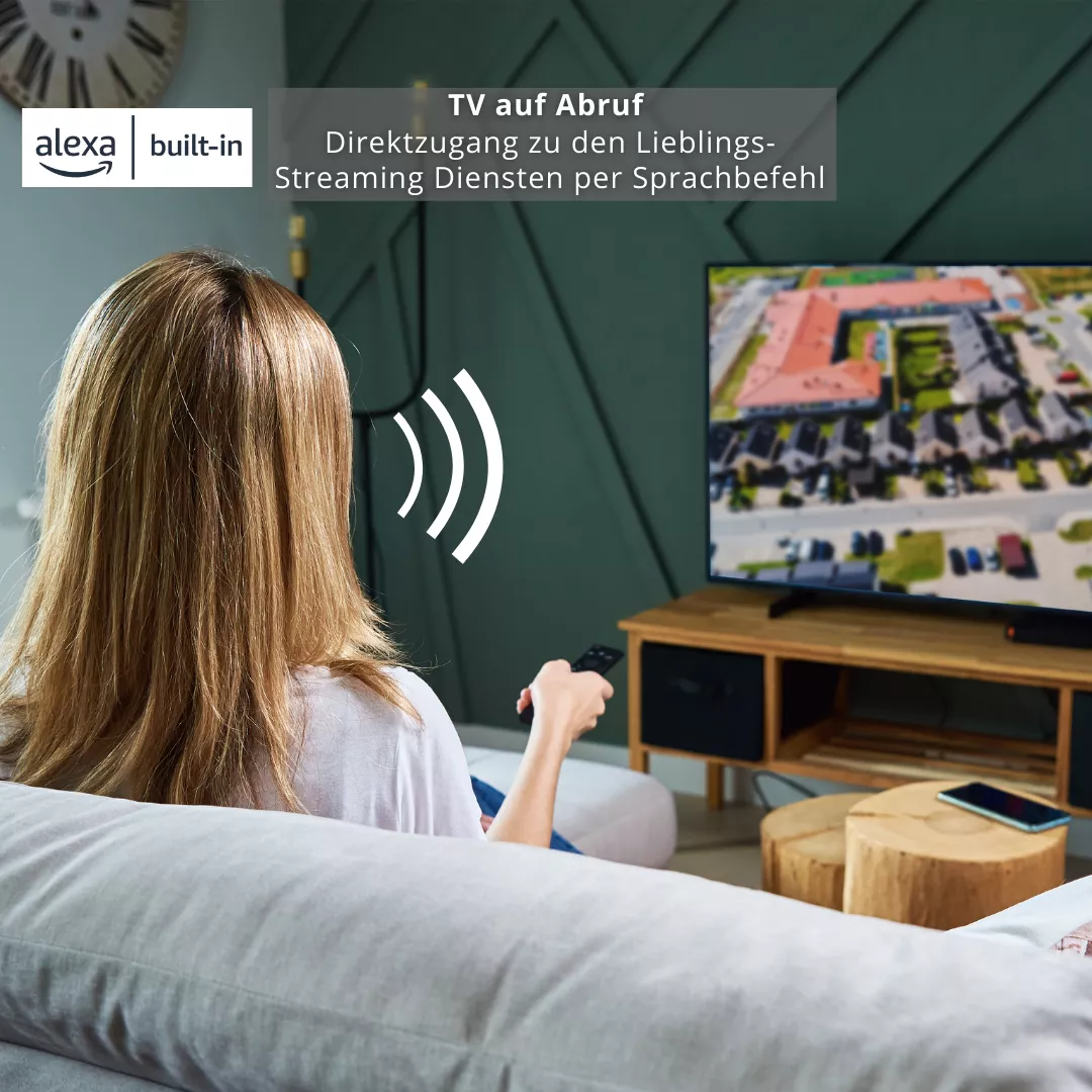 Der Toshiba 32LF3F63DAZ Fernseher mit integrierter Alexa-Sprachsteuerung, die direkt über das Gerät Sprachbefehle ermöglicht.